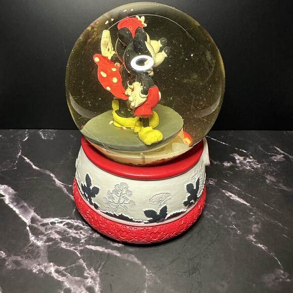 Mickey Mouse And Minnie Mouse Music Playing Snow Globe - Picture 4 of 10